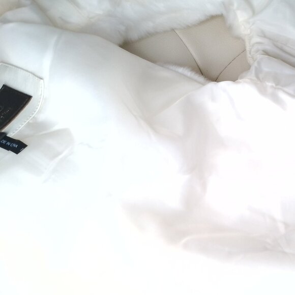 Women Lined White Faux Vest - Picture 11 of 11